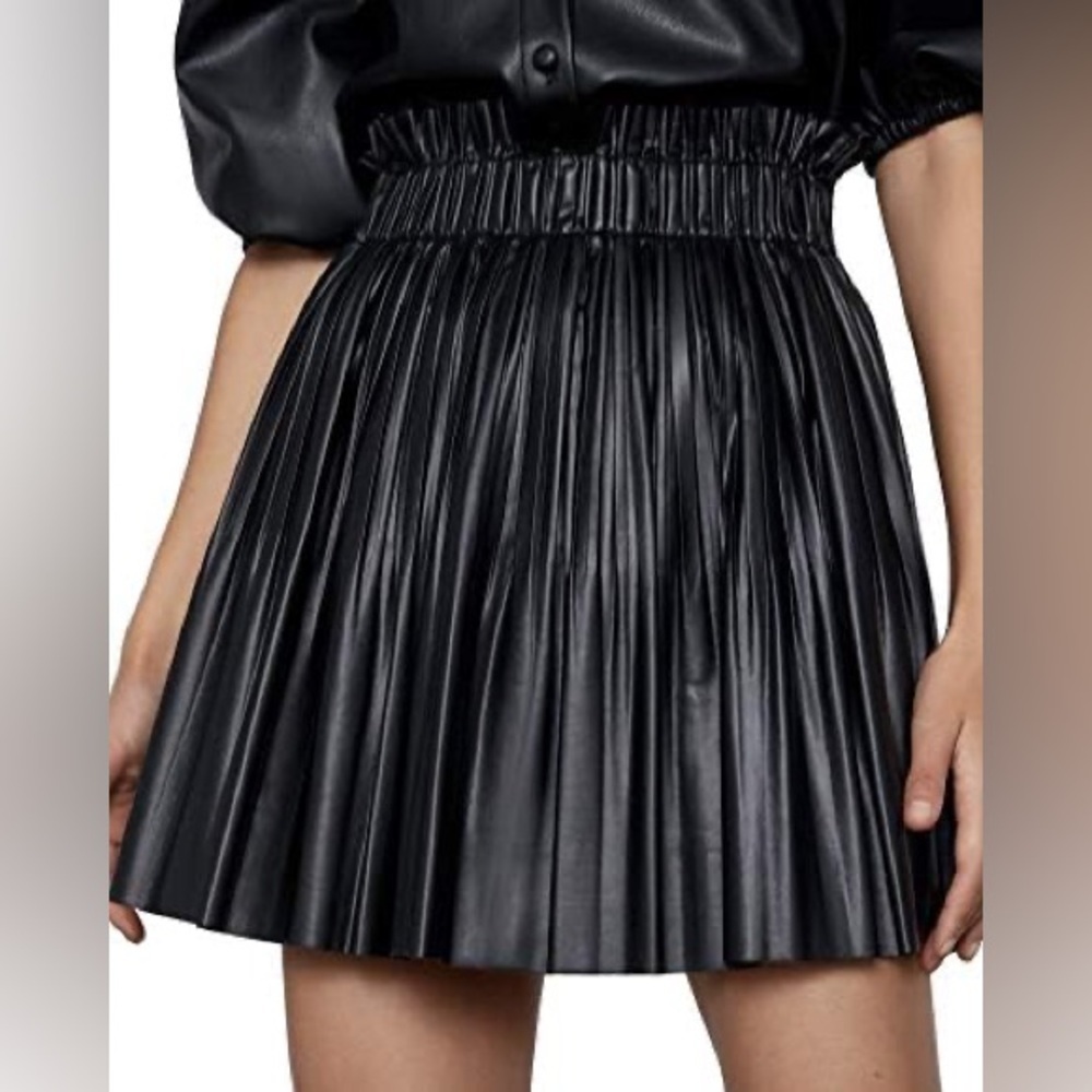 ZARA black pleated pull on skirt medium shorts underneath - Picture 1 of 9